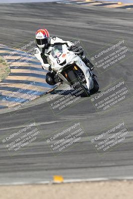 media/Nov-16-2025-Race Pace (Sun) [[8c5fa54630]]/Verified Riders/1-Turns 9 and 10 (925am)/